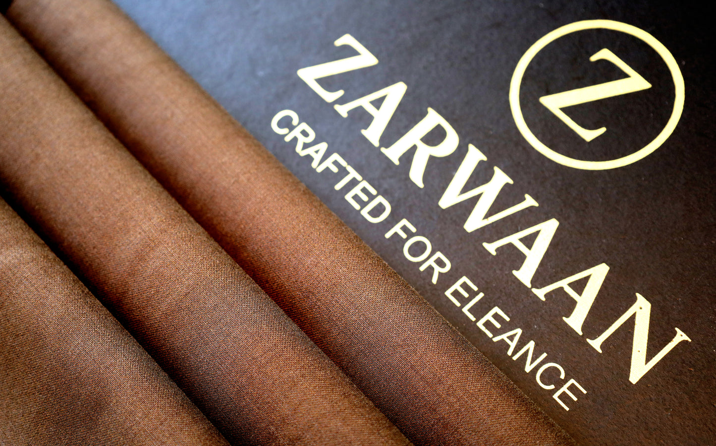 620 Series signature fabric-dark brown